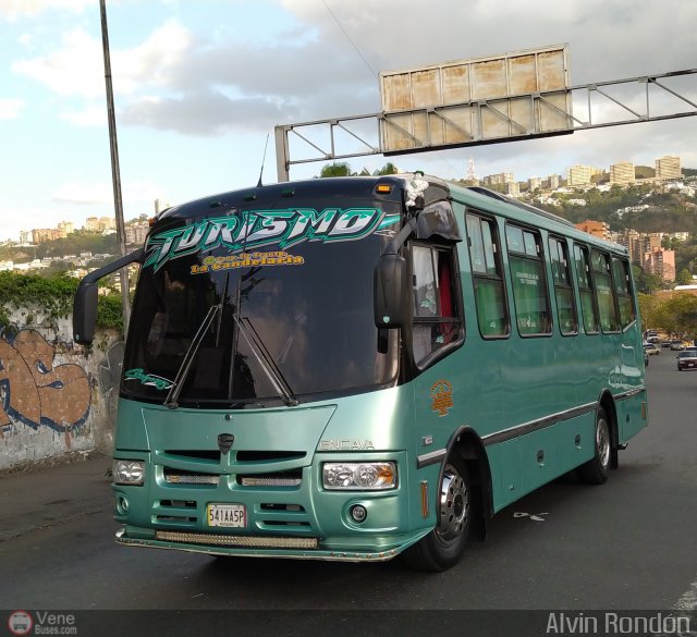 Coop. de Transporte La Candelaria 24 por Alvin Rond�n