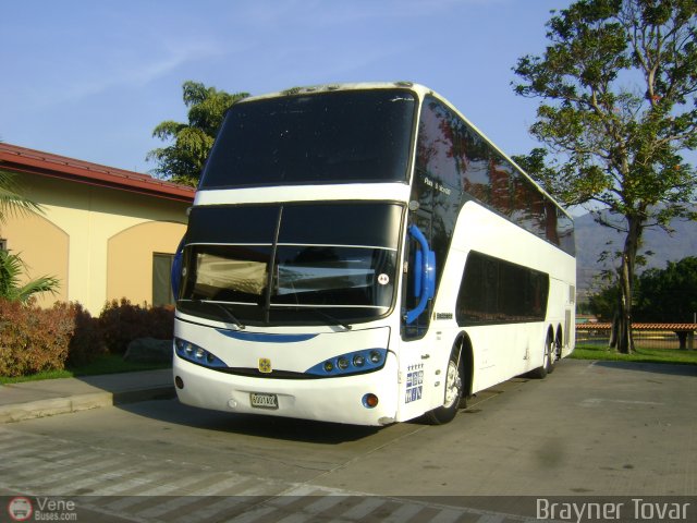 Particular o Desconocido 016 por Royner Tovar