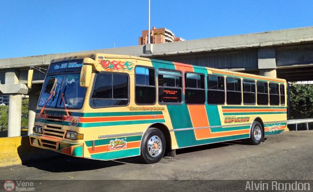 Transporte El Esfuerzo 14 por Alvin Rond�n