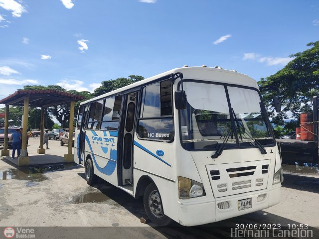 Particular o Desconocido YAHC por Alvin Rond�n