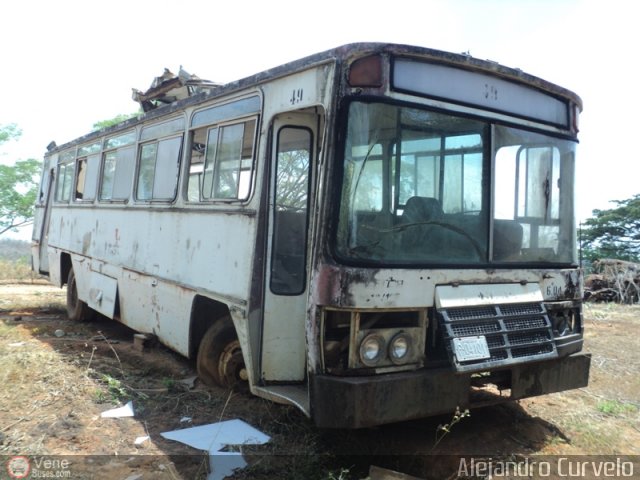 En Chiveras Abandonados Recuperaci�n 1030 por Alejandro Curvelo