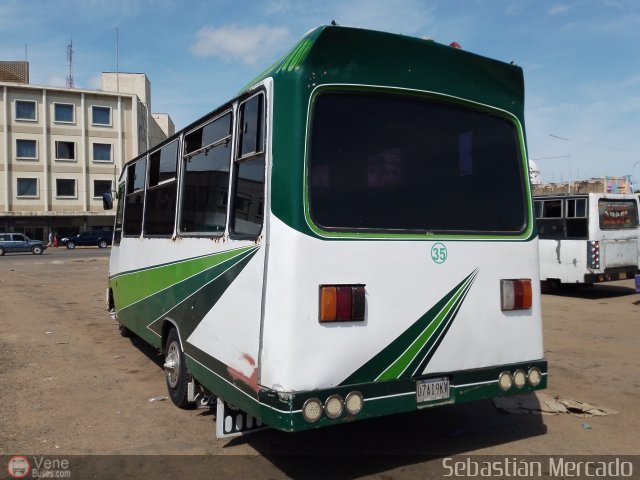 ZU - U.C. Barrio La Polar 113 por Sebasti�n Mercado