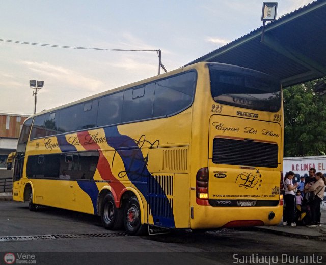 Expresos Los Llanos 223 por Santiago Dorante
