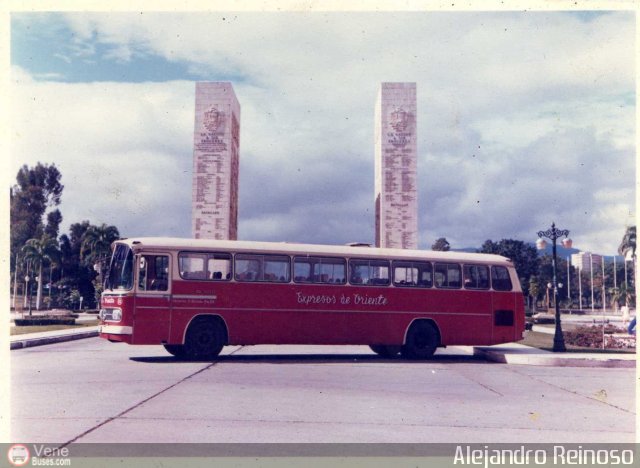 Expresos de Oriente 33 por J. Carlos G�mez