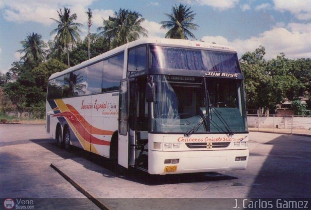 Cruceros Oriente Sur 106 por J. Carlos G�mez