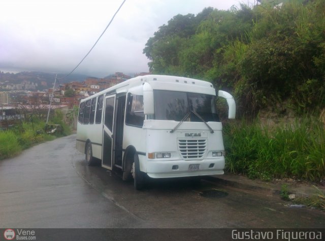 Particular o Desconocido 02 por Gustavo Figueroa