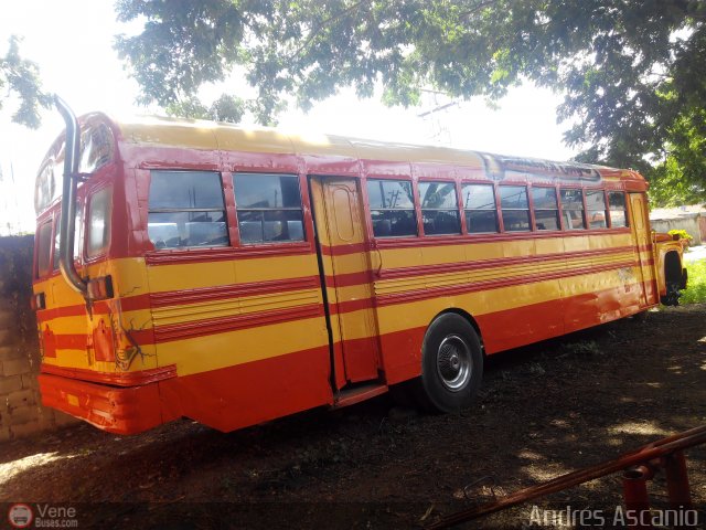 En Chiveras Abandonados Recuperaci�n 15 por Andr�s Ascanio