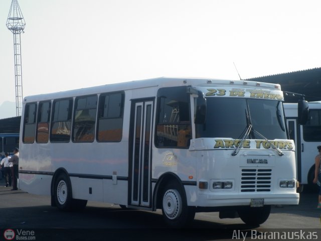 U.C. 23 de Enero 103 por Aly Baranauskas