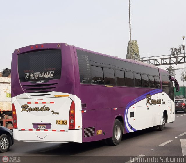 Rom�n Tours 954 por Leonardo Saturno