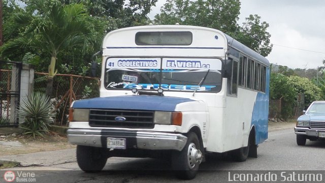 Colectivos El Vig�a 41 por Leonardo Saturno