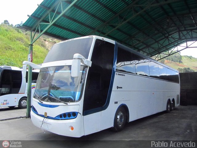 Particular o Desconocido 990 por Pablo Acevedo