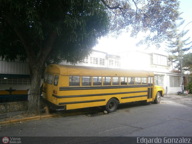 Universitarios y Escolares ESCO-213 por Edgardo Gonz�lez