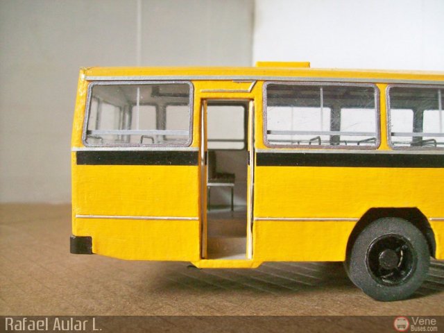 Maquetas y Miniaturas 01 escolar por Rafael Aular