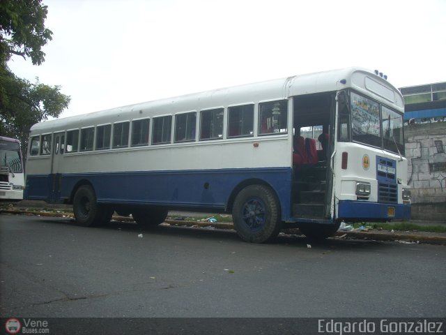 Coop. Independencia Petare Sta. Luc�a 99 por Edgardo Gonz�lez