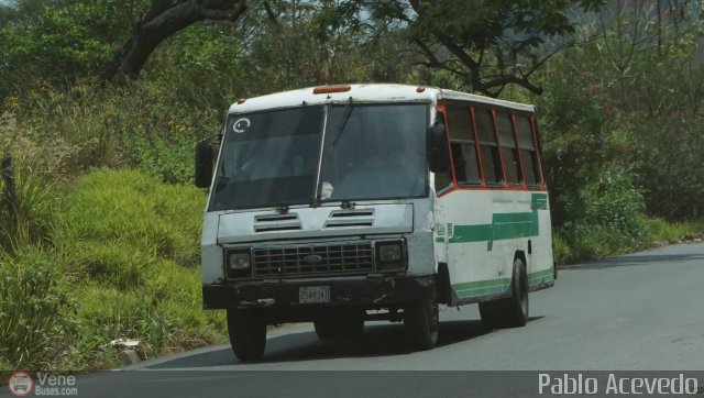 Particular o Desconocido 0235 por Pablo Acevedo