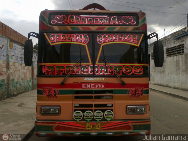 Cooperativa Canaima 24 por Julian Gamarra