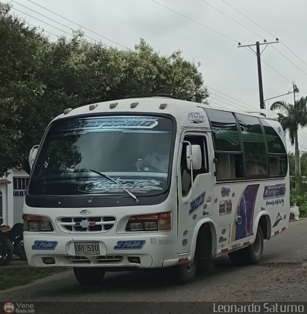 Particular o Desconocido 323 por Leonardo Saturno