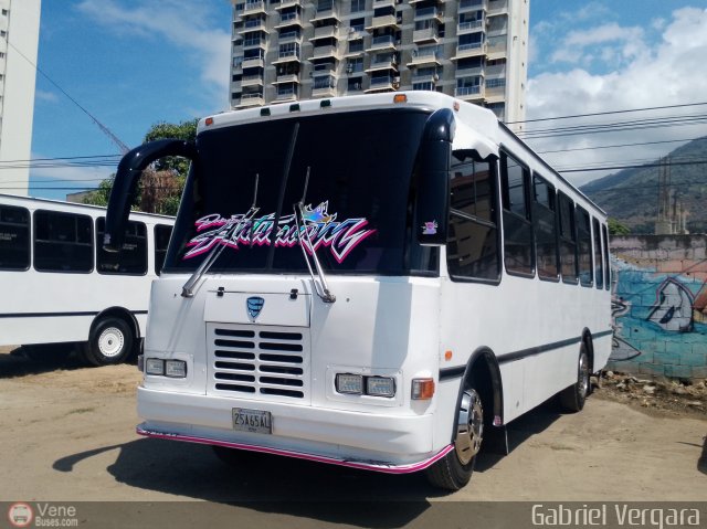 Particular o Desconocido 089 por Gabriel Vergara