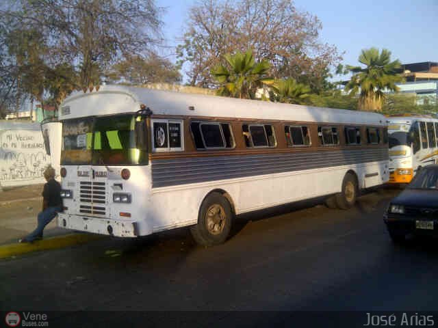 Particular o Desconocido JA0001 por Oliver Castillo