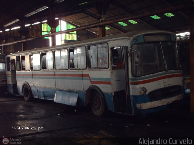 DC - Inversiones Colectivos El Paraso C.A 84 por Alejandro Curvelo