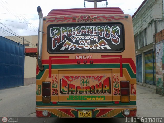 Cooperativa Canaima 24 por Julian Gamarra