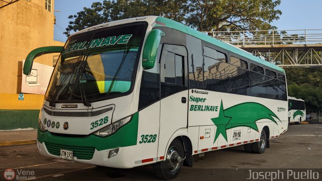 Berlinas del Fonce 3528 por Joseph Puello