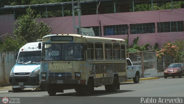 Particular o Desconocido 0352 por Pablo Acevedo