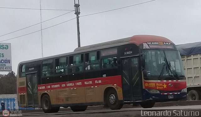 E. Real Star del Per� S.A.C. 035 por Leonardo Saturno