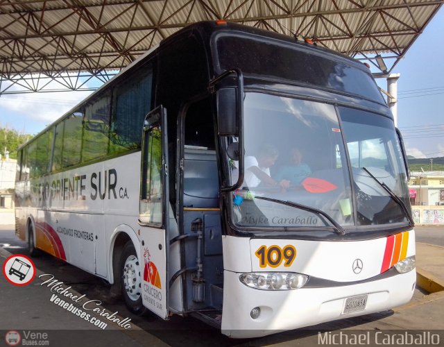 Cruceros Oriente Sur 109 por Michael Caraballo