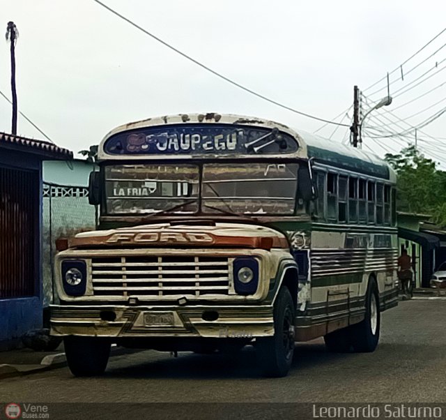 Expresos J�uregui 037 por Leonardo Saturno