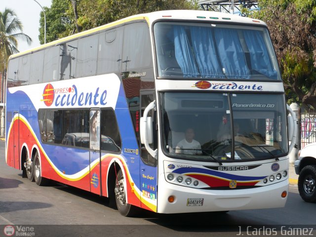 Expresos Occidente 380 por J. Carlos G�mez