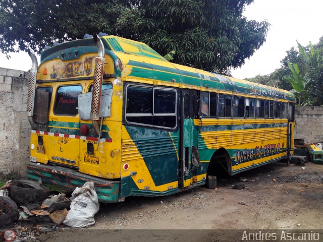 En Chiveras Abandonados Recuperación 45 por Andrés Ascanio