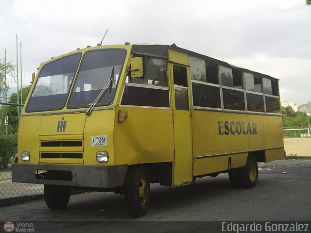Universitarios y Escolares ESCO-900 por Edgardo Gonzlez