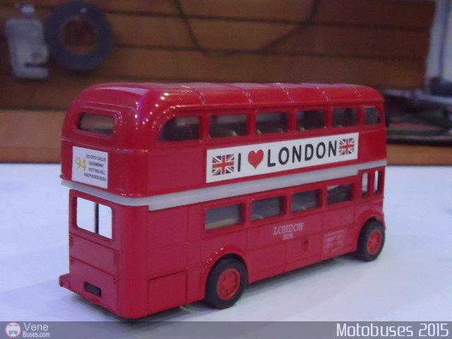 Maquetas y Miniaturas London Bus por Waldir Mata