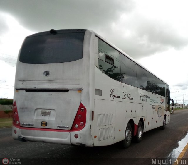 Expresos Los Llanos 233 por Miguel Pino