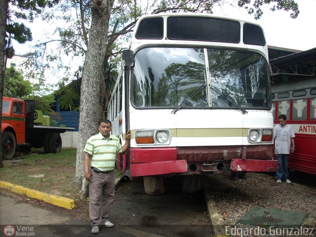 En Chiveras Abandonados Recuperaci�n 15 por Edgardo Gonz�lez