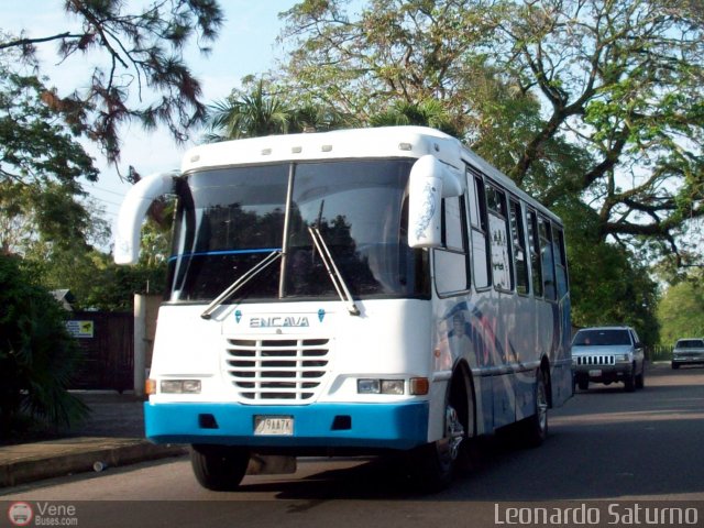 L�nea 12 de Octubre 011 por Leonardo Saturno