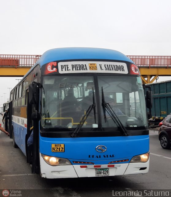 E. Real Star del Per� S.A.C. 829 por Leonardo Saturno