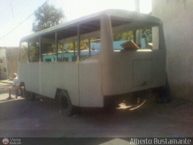 En Chiveras Abandonados Recuperaci�n 169A por Alberto Bustamante