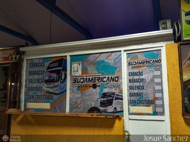 Garajes Paradas y Terminales Puerto-la-Cruz  por Josue S�nchez