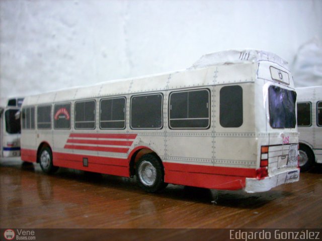 Maquetas y Miniaturas 205 por Edgardo Gonz�lez