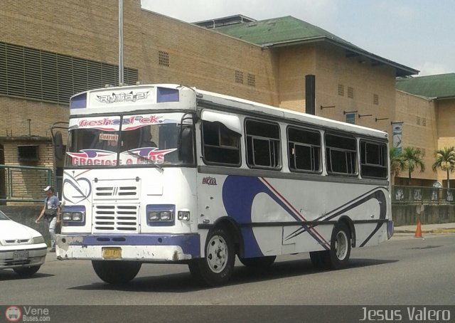 MI - A.C. L�nea La Rosa de Guatire 43 por Jes�s Valero