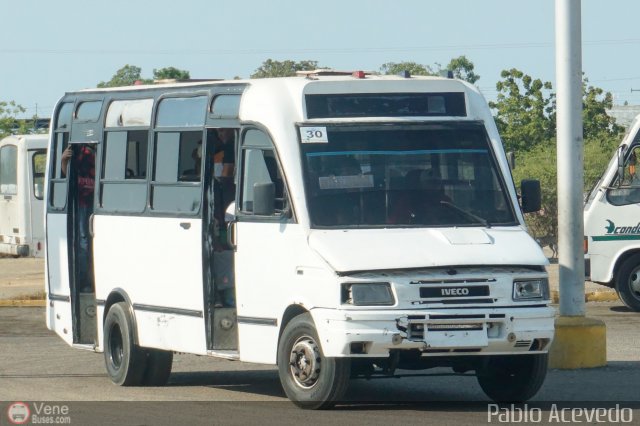 Particular o Desconocido 30 por Pablo Acevedo