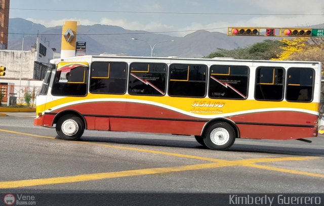 Particular o Desconocido 00000 por Kimberly Guerrero