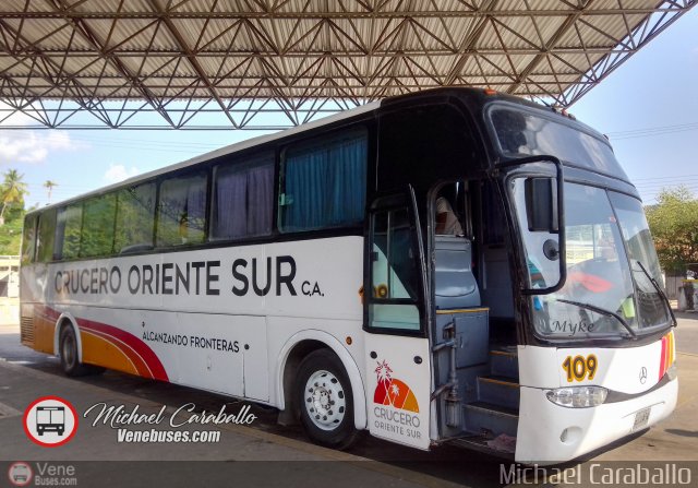 Cruceros Oriente Sur 109 por Michael Caraballo
