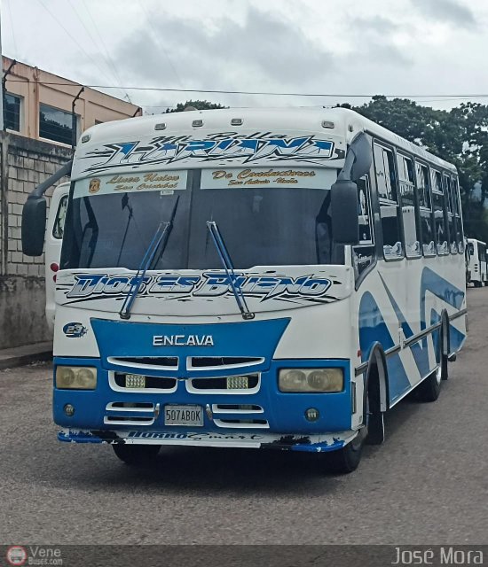 A.C. L�nea U.C. San Antonio - San Crist�bal 23 por Jos� Mora