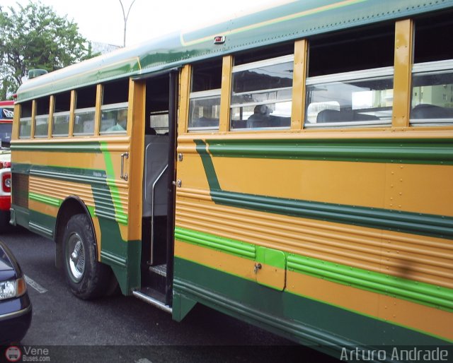 CA - Transporte Valca 90 C.A. 32 por Arturo Andrade