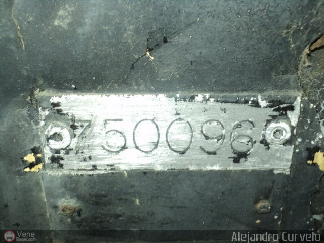 En Chiveras Abandonados Recuperaci�n Ikarus de la Policia Metropolitana por Alejandro Curvelo