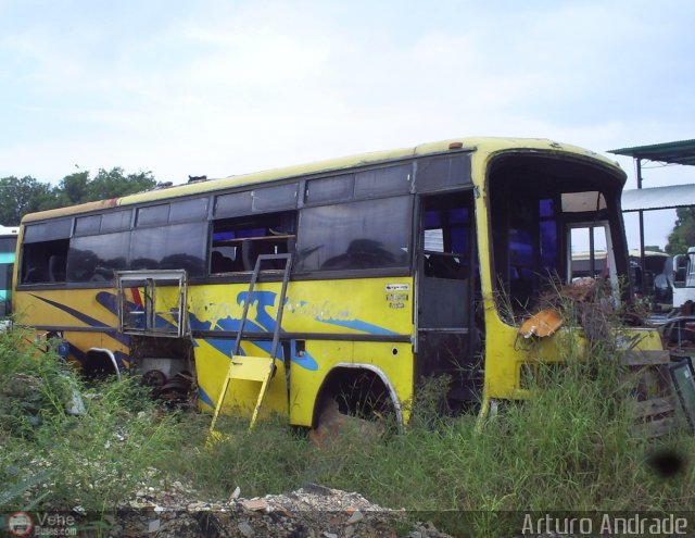 En Chiveras Abandonados Recuperaci�n 028 por Arturo Andrade