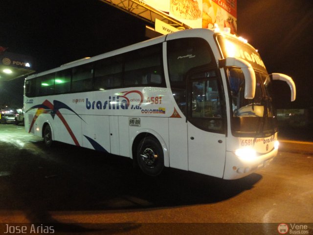 Expreso Brasilia 6581 por Jos� Arias